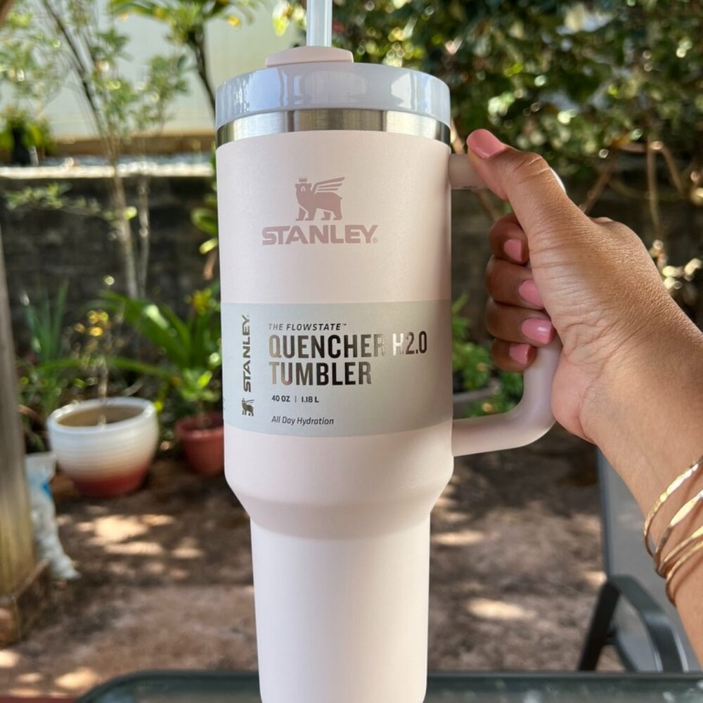 NWT Stanley Rose Quartz 2.0 40oz The Flowstate Quencher H2.0 Tumbler